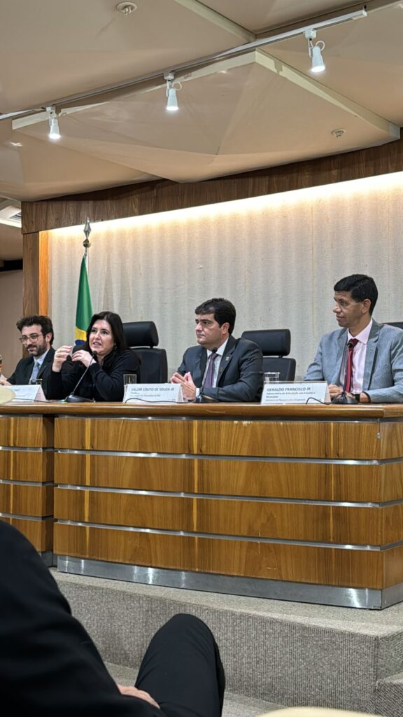 Prefeito de Paranhos, Donizete Viaro participa da 25ª edição da Marcha a Brasília em Defesa dos Municípios Prefeito de Paranhos, Donizete Viaro participa da 25ª edição da Marcha a Brasília em Defesa dos Municípios