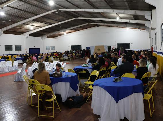 Prefeito Donizete prestigia formatura dos alunos do curso Normal Médio Prefeito Donizete prestigia formatura dos alunos do curso Normal Médio