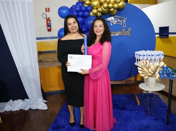 Prefeito Donizete prestigia formatura dos alunos do curso Normal Médio Prefeito Donizete prestigia formatura dos alunos do curso Normal Médio