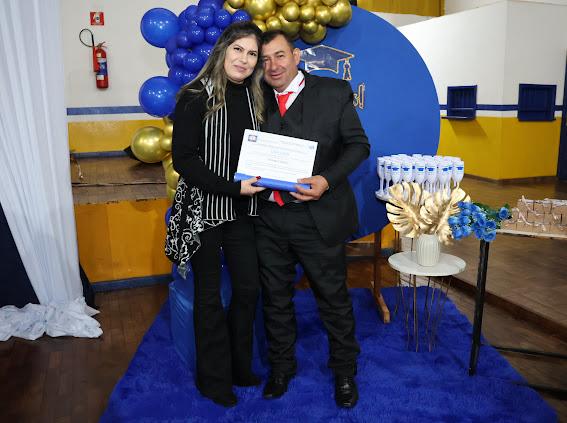 Prefeito Donizete prestigia formatura dos alunos do curso Normal Médio Prefeito Donizete prestigia formatura dos alunos do curso Normal Médio