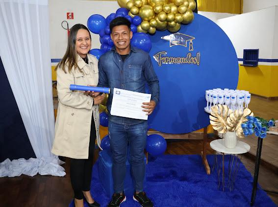 Prefeito Donizete prestigia formatura dos alunos do curso Normal Médio Prefeito Donizete prestigia formatura dos alunos do curso Normal Médio