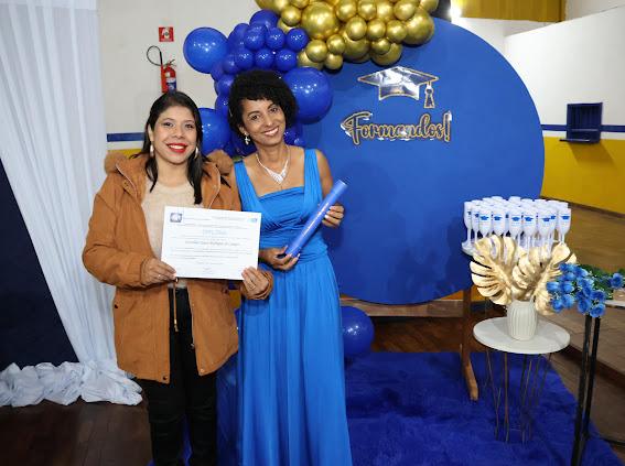 Prefeito Donizete prestigia formatura dos alunos do curso Normal Médio Prefeito Donizete prestigia formatura dos alunos do curso Normal Médio
