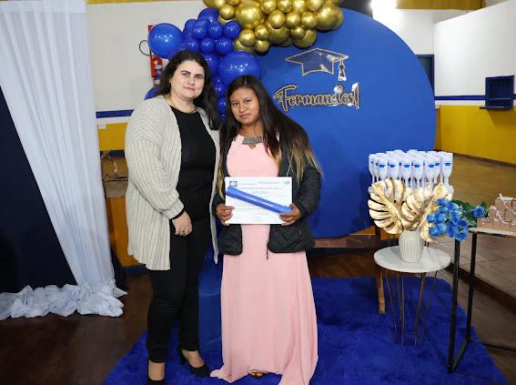Prefeito Donizete prestigia formatura dos alunos do curso Normal Médio Prefeito Donizete prestigia formatura dos alunos do curso Normal Médio