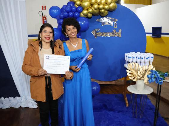 Prefeito Donizete prestigia formatura dos alunos do curso Normal Médio Prefeito Donizete prestigia formatura dos alunos do curso Normal Médio