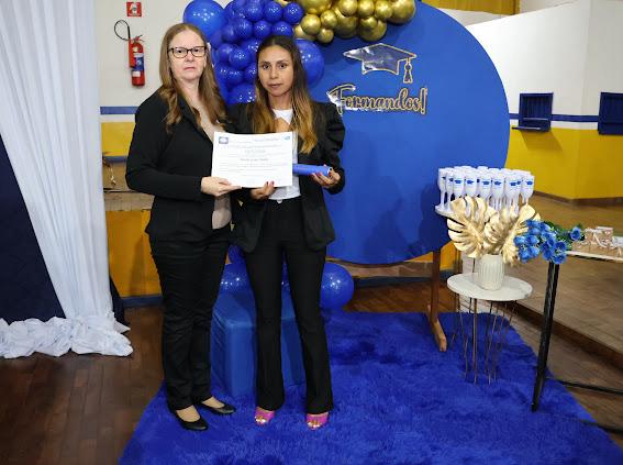 Prefeito Donizete prestigia formatura dos alunos do curso Normal Médio Prefeito Donizete prestigia formatura dos alunos do curso Normal Médio