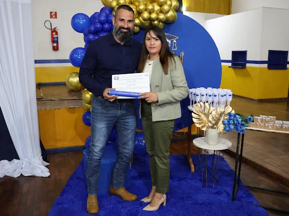 Prefeito Donizete prestigia formatura dos alunos do curso Normal Médio Prefeito Donizete prestigia formatura dos alunos do curso Normal Médio
