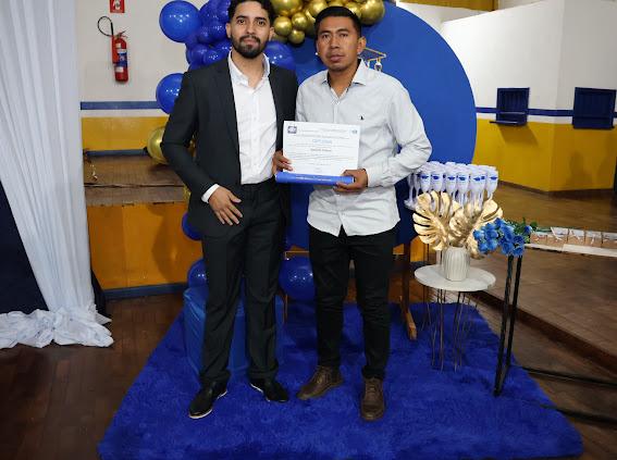 Prefeito Donizete prestigia formatura dos alunos do curso Normal Médio Prefeito Donizete prestigia formatura dos alunos do curso Normal Médio