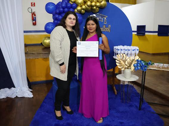Prefeito Donizete prestigia formatura dos alunos do curso Normal Médio Prefeito Donizete prestigia formatura dos alunos do curso Normal Médio