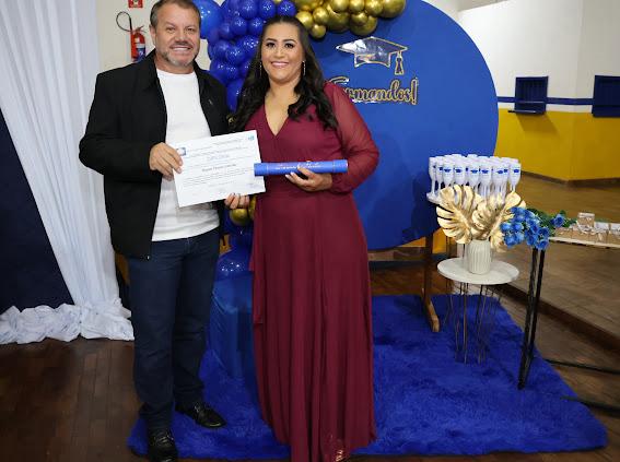 Prefeito Donizete prestigia formatura dos alunos do curso Normal Médio Prefeito Donizete prestigia formatura dos alunos do curso Normal Médio
