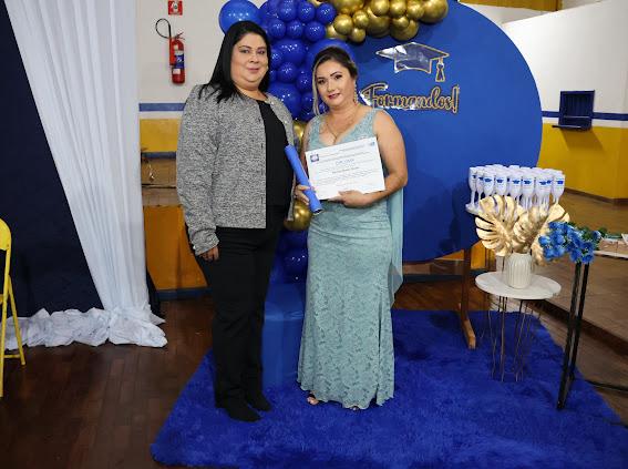 Prefeito Donizete prestigia formatura dos alunos do curso Normal Médio Prefeito Donizete prestigia formatura dos alunos do curso Normal Médio