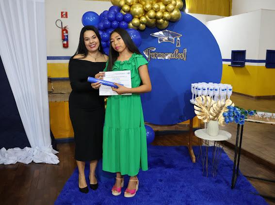 Prefeito Donizete prestigia formatura dos alunos do curso Normal Médio Prefeito Donizete prestigia formatura dos alunos do curso Normal Médio
