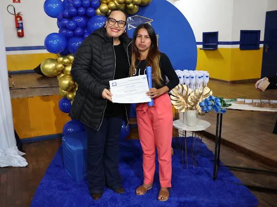 Prefeito Donizete prestigia formatura dos alunos do curso Normal Médio Prefeito Donizete prestigia formatura dos alunos do curso Normal Médio