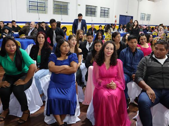 Prefeito Donizete prestigia formatura dos alunos do curso Normal Médio Prefeito Donizete prestigia formatura dos alunos do curso Normal Médio