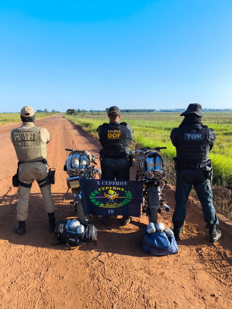 DOF apreende 30 quilos de drogas que eram transportados em duas motos em Amambai DOF apreende 30 quilos de drogas que eram transportados em duas motos em Amambai