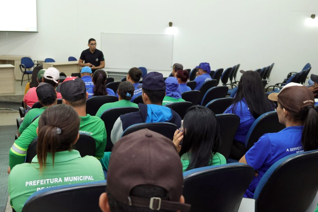 Prefeitura de Naviraí realiza capacitação de servidores com foco na promoção da segurança no trabalho Prefeitura de Naviraí realiza capacitação de servidores com foco na promoção da segurança no trabalho