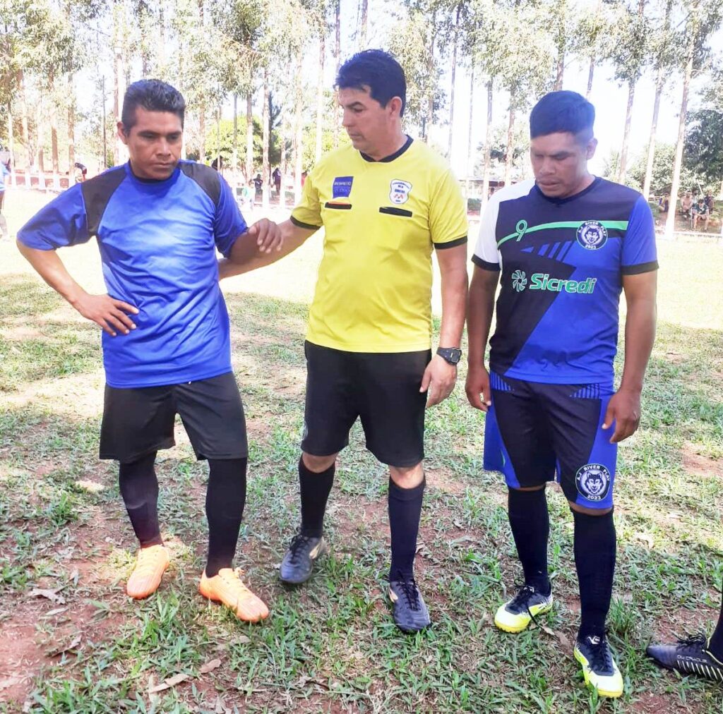 Rodada com 11 gols marcou o Campeonato Rural de Suíço no Loteamento Querência nesse domingo em Amambai