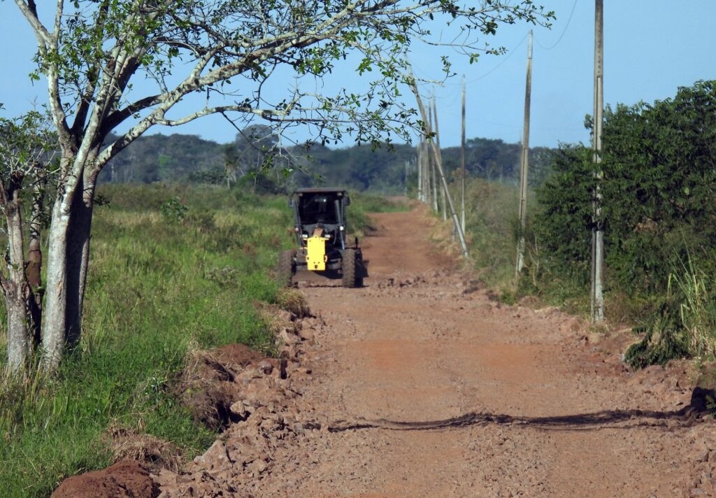 Prefeitura executa ações de reconstrução dos acessos ao Parque Natural Municipal de Naviraí Prefeitura executa ações de reconstrução dos acessos ao Parque Natural Municipal de Naviraí