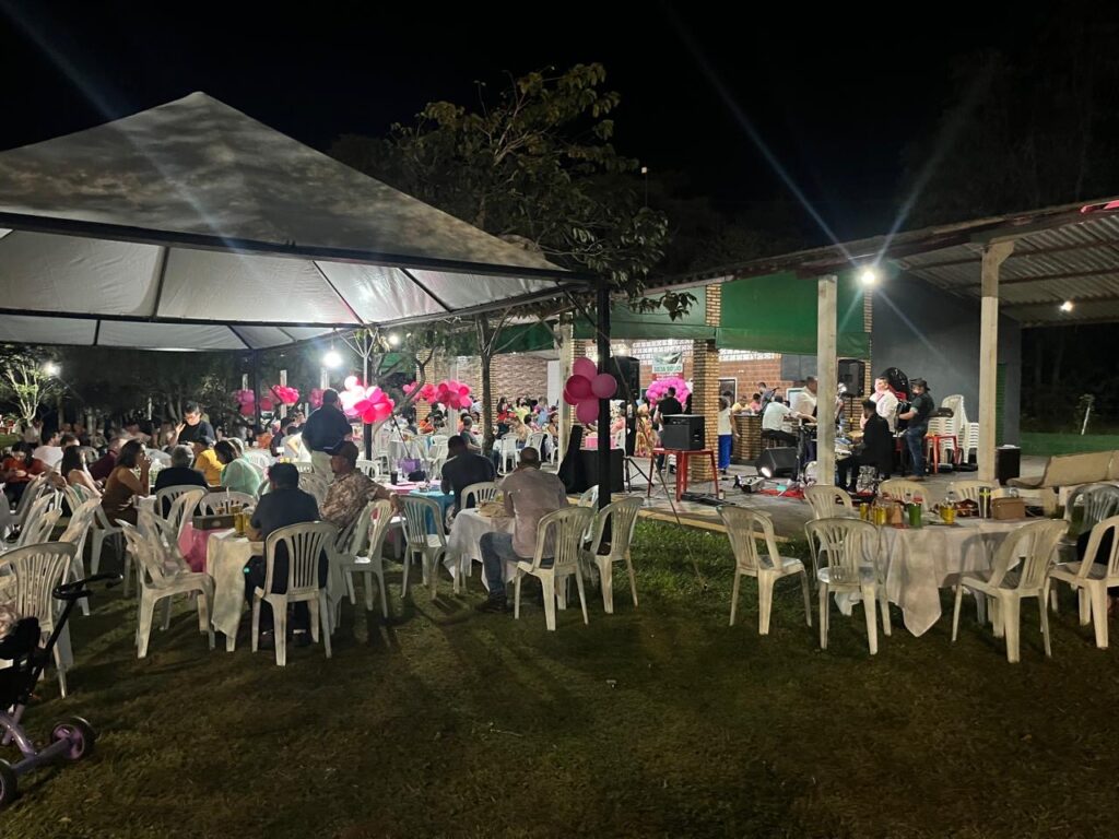 Jantar de Dia das Mães no Clube Tereré é sucesso de público