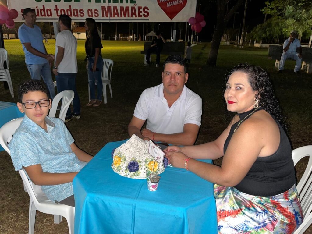Jantar de Dia das Mães no Clube Tereré é sucesso de público