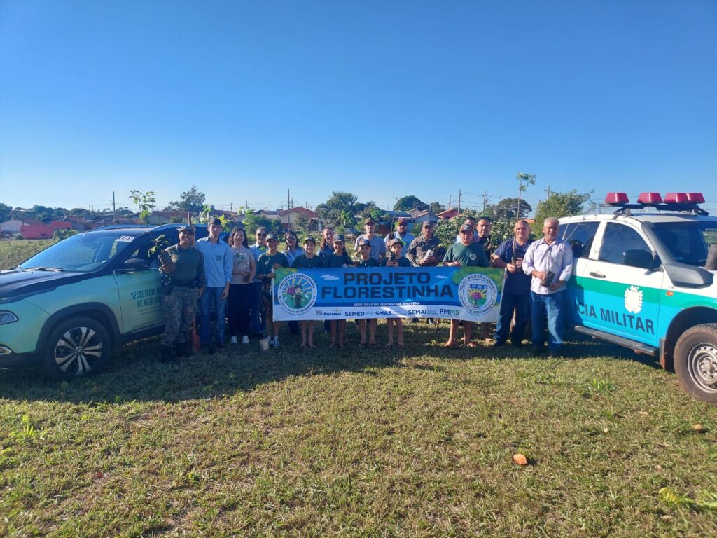 Plantio e distribuição de mudas marcam mais um dia da programação especial de Meio Ambiente em Amambai Plantio e distribuição de mudas marcam mais um dia da programação especial de Meio Ambiente em Amambai