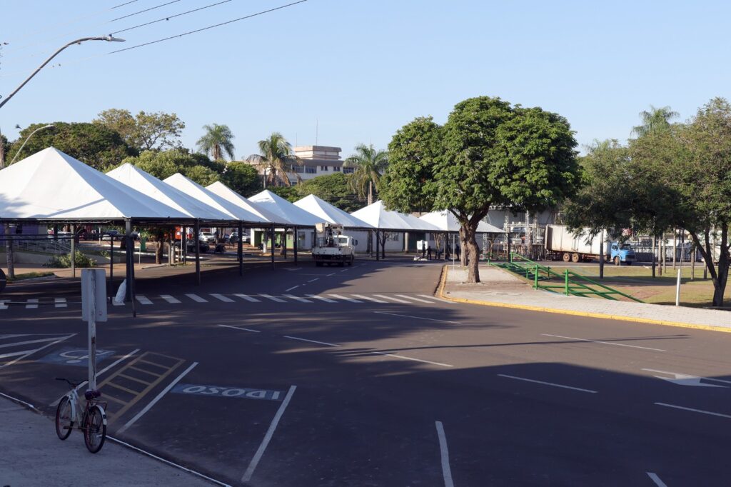 Montagem das estruturas da 21ª FEJUNAVI está em execução para início da maior festa cultural da região Montagem das estruturas da 21ª FEJUNAVI está em execução para início da maior festa cultural da região