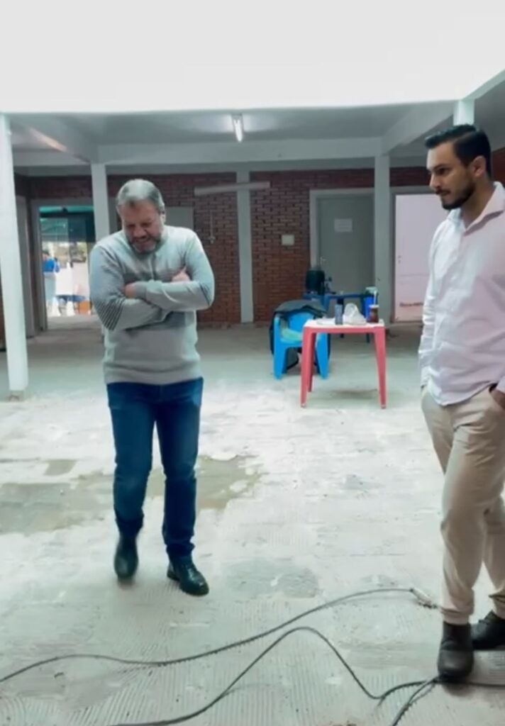 Prefeito Donizete visita obra de reforma e ampliação da USF Centro Prefeito Donizete visita obra de reforma e ampliação da USF Centro