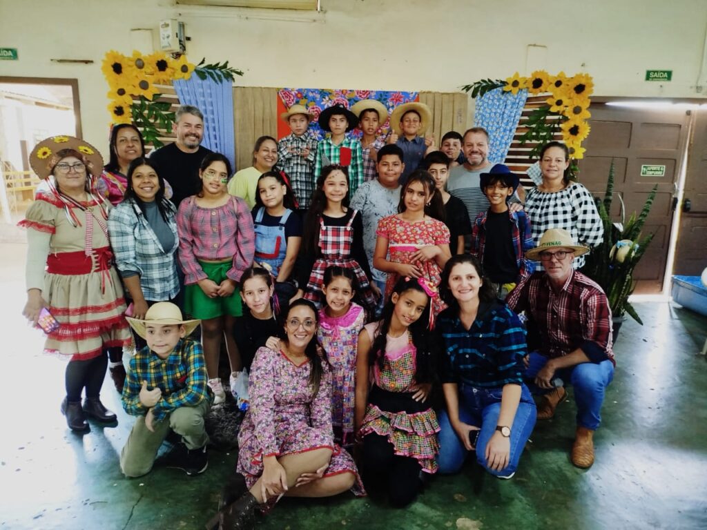 Prefeito Donizete prestigia festa junina da Escola Municipal Vereador Ivo Ilmo Wachsmann Prefeito Donizete prestigia festa junina da Escola Municipal Vereador Ivo Ilmo Wachsmann