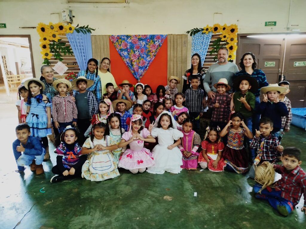 Prefeito Donizete prestigia festa junina da Escola Municipal Vereador Ivo Ilmo Wachsmann Prefeito Donizete prestigia festa junina da Escola Municipal Vereador Ivo Ilmo Wachsmann