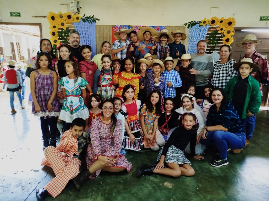 Prefeito Donizete prestigia festa junina da Escola Municipal Vereador Ivo Ilmo Wachsmann Prefeito Donizete prestigia festa junina da Escola Municipal Vereador Ivo Ilmo Wachsmann