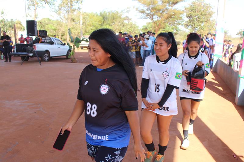 Abertura da 1ª Copa Terrão de Futebol masculino e feminino em Amambai
