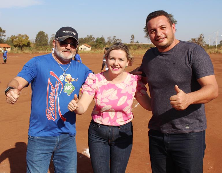 Abertura da 1ª Copa Terrão de Futebol masculino e feminino em Amambai