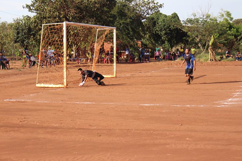 Abertura da 1ª Copa Terrão de Futebol masculino e feminino em Amambai