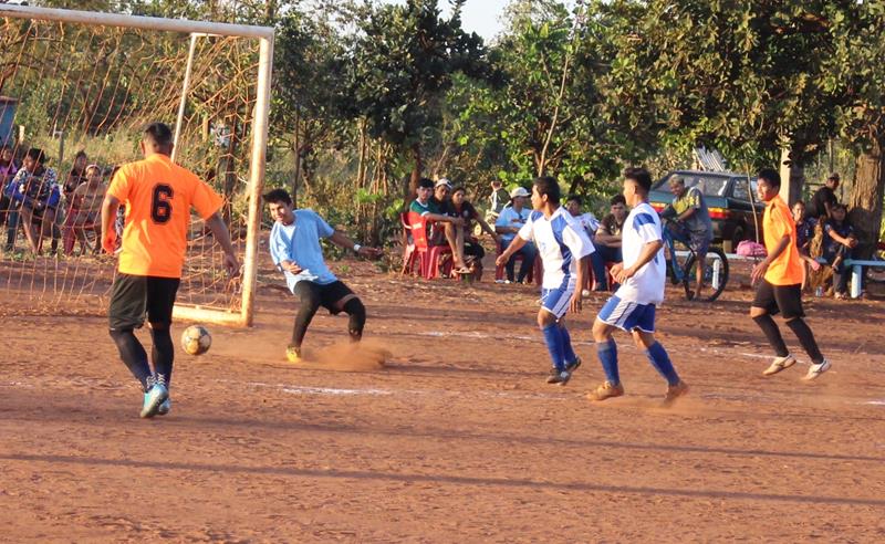Abertura da 1ª Copa Terrão de Futebol masculino e feminino em Amambai