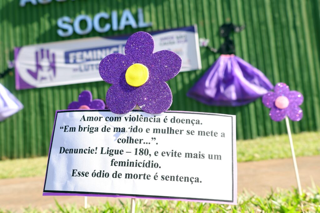 Prefeitura de Naviraí realiza Campanha de Combate ao Feminicídio Prefeitura de Naviraí realiza Campanha de Combate ao Feminicídio