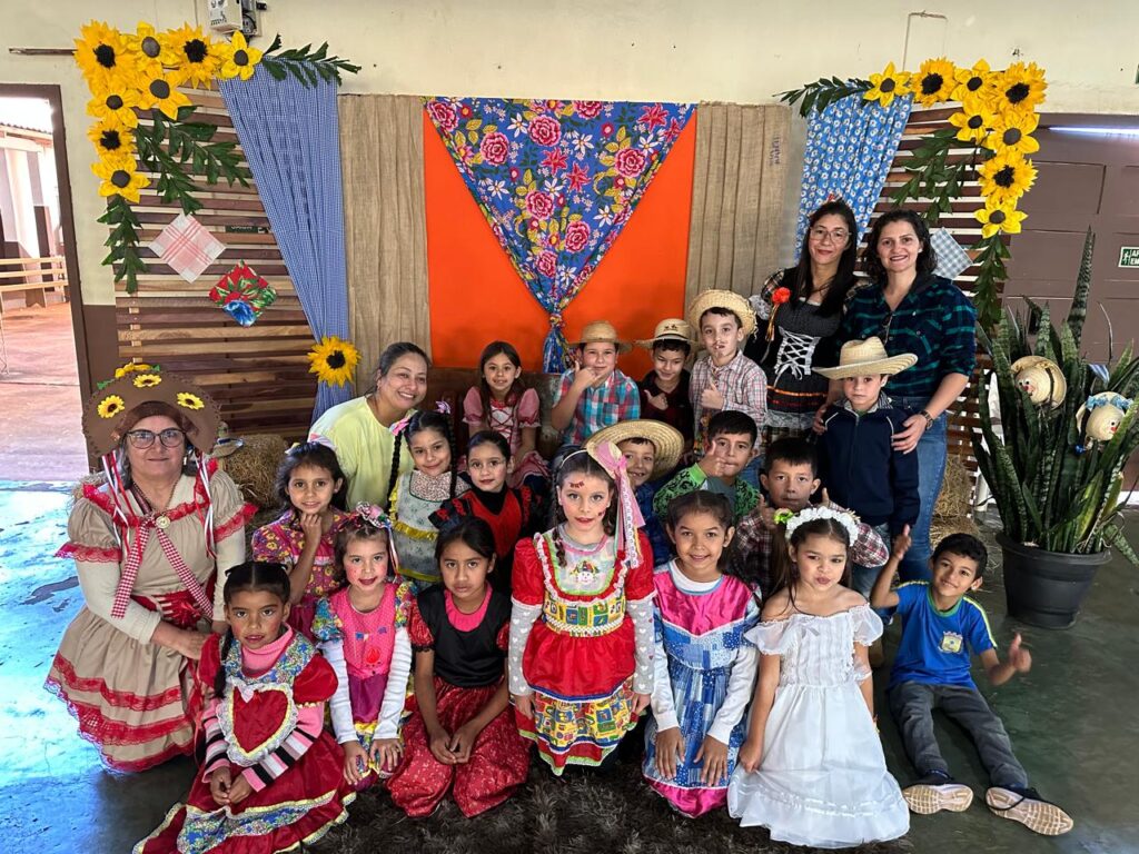 Prefeito Donizete prestigia festa junina da Escola Municipal Vereador Ivo Ilmo Wachsmann Prefeito Donizete prestigia festa junina da Escola Municipal Vereador Ivo Ilmo Wachsmann
