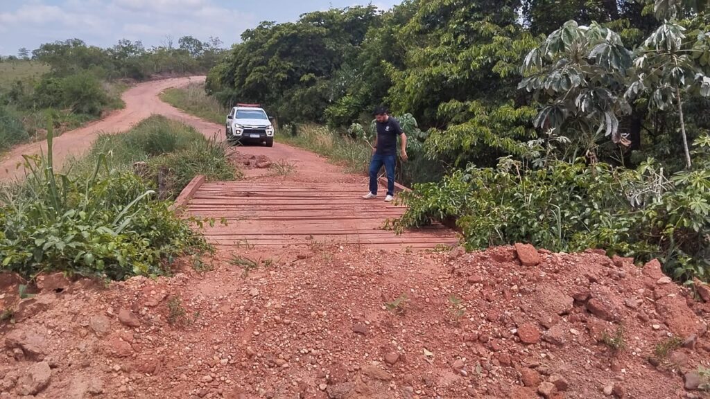 Lia Nogueira pede melhorias na Estrada da Caroba em Nioaque Lia Nogueira pede melhorias na Estrada da Caroba em Nioaque