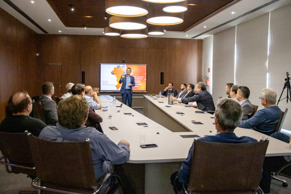 Cresol recebe comitiva de São Paulo para visita Cresol recebe comitiva de São Paulo para visita