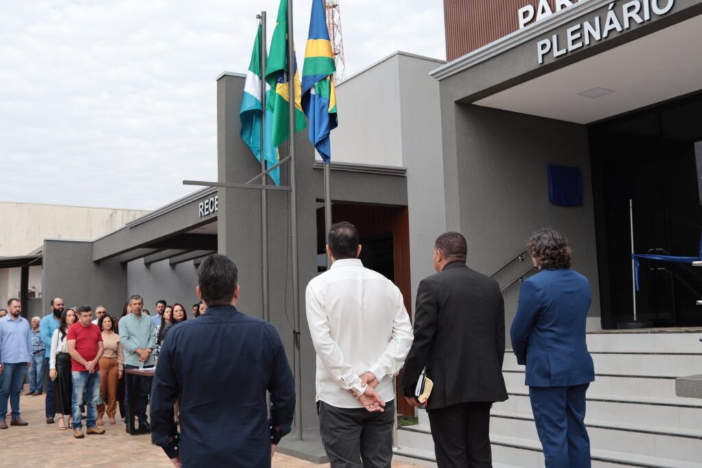 Vereadores de Paranhos inauguraram uma das maiores Câmaras Municipais do interior de Mato Grosso do Sul nesta sexta-feira (5) Vereadores de Paranhos inauguraram uma das maiores Câmaras Municipais do interior de Mato Grosso do Sul nesta sexta-feira (5)