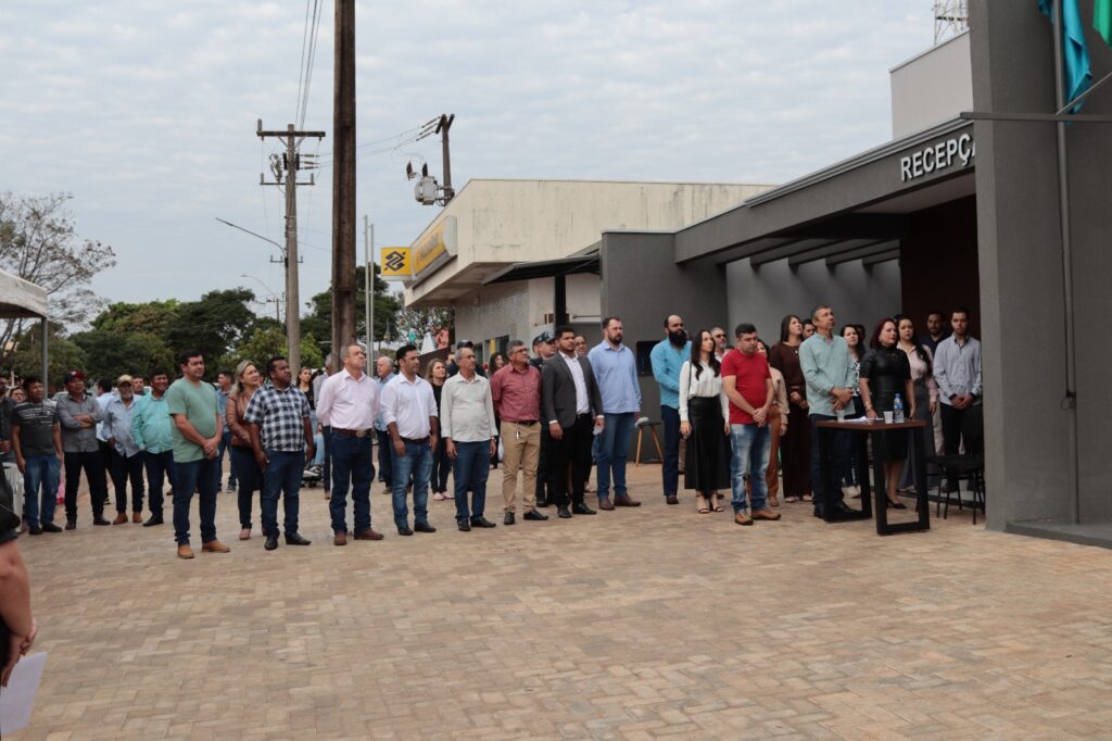 Vereadores de Paranhos inauguraram uma das maiores Câmaras Municipais do interior de Mato Grosso do Sul nesta sexta-feira (5) Vereadores de Paranhos inauguraram uma das maiores Câmaras Municipais do interior de Mato Grosso do Sul nesta sexta-feira (5)