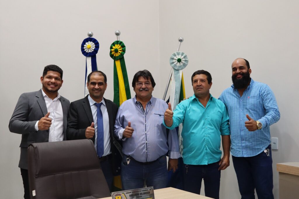 Vereadores de Paranhos inauguraram uma das maiores Câmaras Municipais do interior de Mato Grosso do Sul nesta sexta-feira (5) Vereadores de Paranhos inauguraram uma das maiores Câmaras Municipais do interior de Mato Grosso do Sul nesta sexta-feira (5)