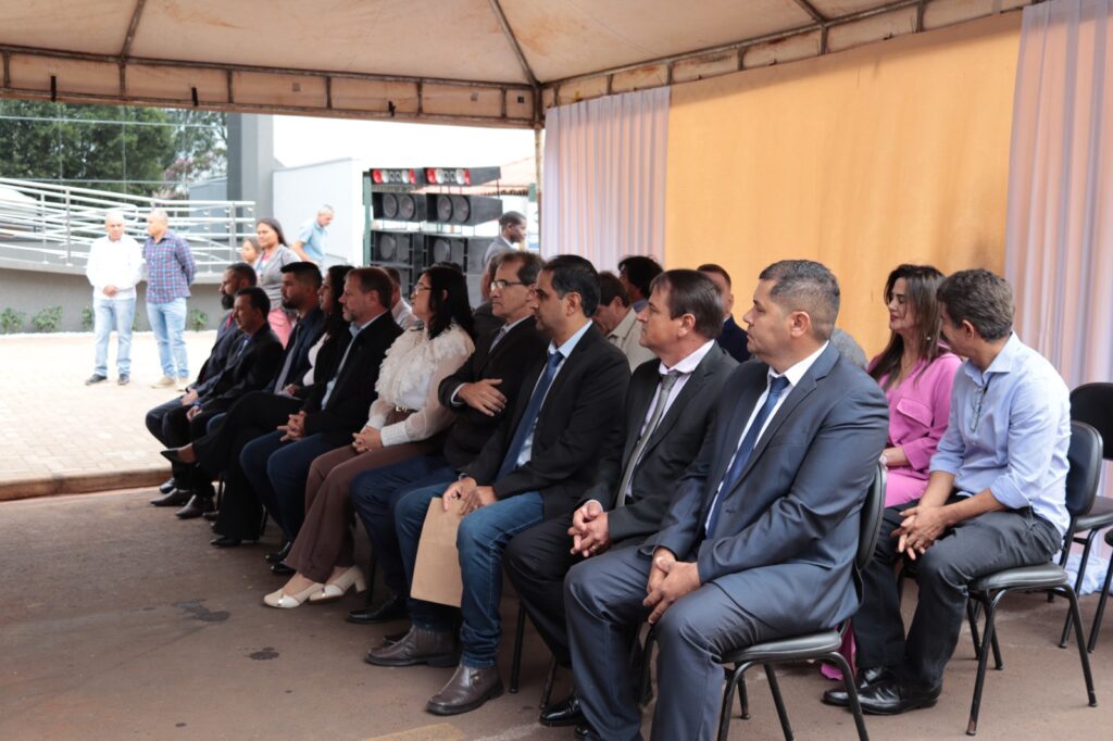 Vereadores de Paranhos inauguraram uma das maiores Câmaras Municipais do interior de Mato Grosso do Sul nesta sexta-feira (5) Vereadores de Paranhos inauguraram uma das maiores Câmaras Municipais do interior de Mato Grosso do Sul nesta sexta-feira (5)