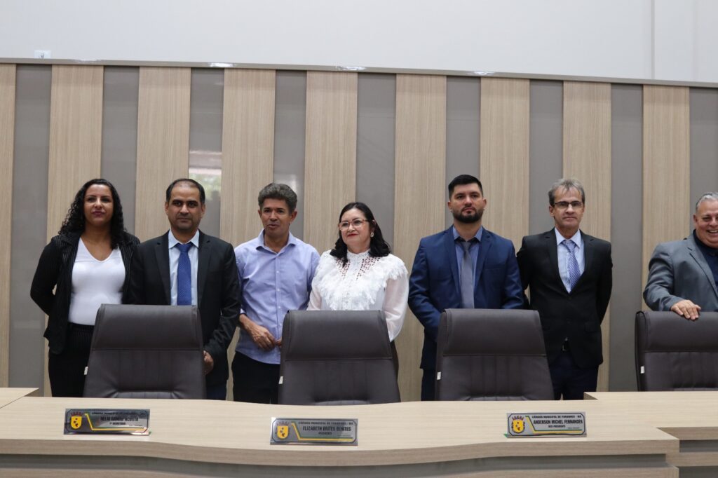 Vereadores de Paranhos inauguraram uma das maiores Câmaras Municipais do interior de Mato Grosso do Sul nesta sexta-feira (5) Vereadores de Paranhos inauguraram uma das maiores Câmaras Municipais do interior de Mato Grosso do Sul nesta sexta-feira (5)