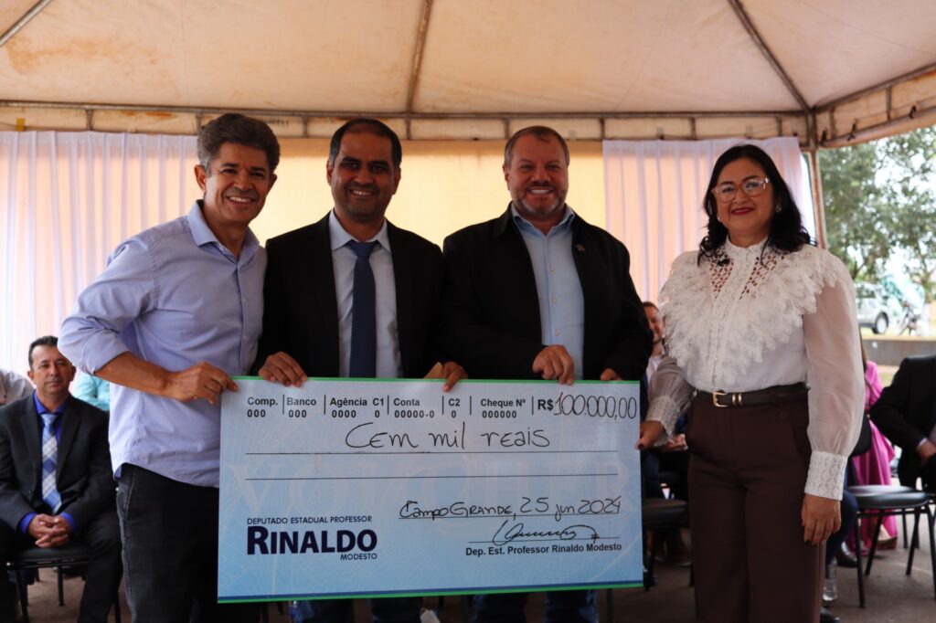 Vereadores de Paranhos inauguraram uma das maiores Câmaras Municipais do interior de Mato Grosso do Sul nesta sexta-feira (5) Vereadores de Paranhos inauguraram uma das maiores Câmaras Municipais do interior de Mato Grosso do Sul nesta sexta-feira (5)