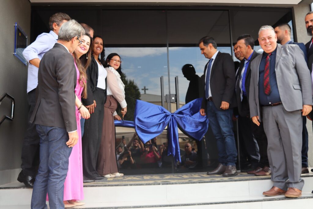 Vereadores de Paranhos inauguraram uma das maiores Câmaras Municipais do interior de Mato Grosso do Sul nesta sexta-feira (5) Vereadores de Paranhos inauguraram uma das maiores Câmaras Municipais do interior de Mato Grosso do Sul nesta sexta-feira (5)