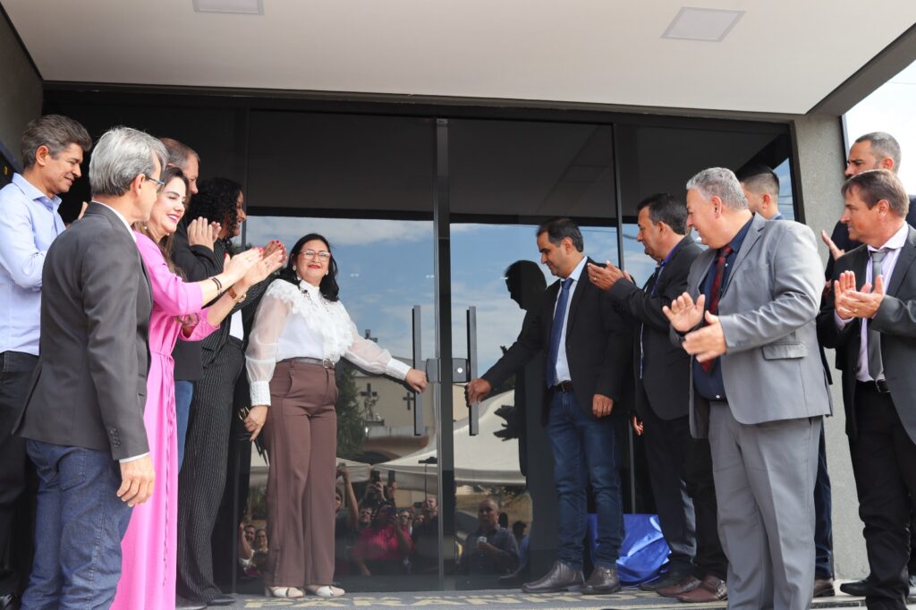 Vereadores de Paranhos inauguraram uma das maiores Câmaras Municipais do interior de Mato Grosso do Sul nesta sexta-feira (5) Vereadores de Paranhos inauguraram uma das maiores Câmaras Municipais do interior de Mato Grosso do Sul nesta sexta-feira (5)