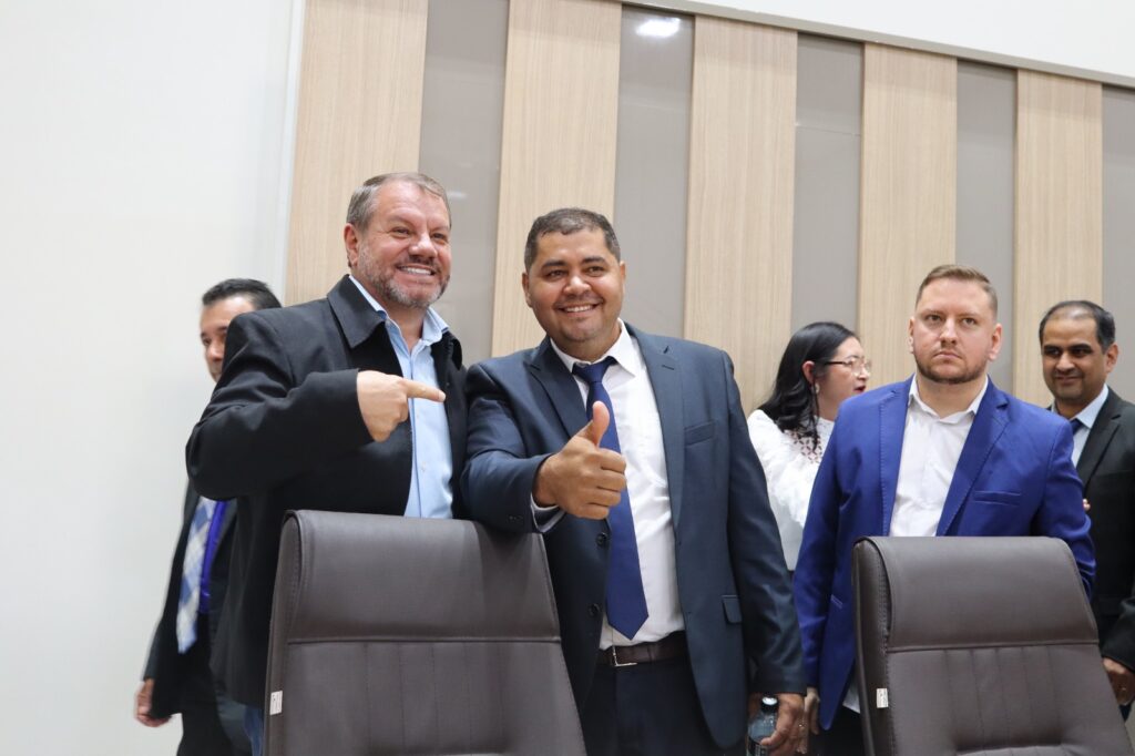 Vereadores de Paranhos inauguraram uma das maiores Câmaras Municipais do interior de Mato Grosso do Sul nesta sexta-feira (5) Vereadores de Paranhos inauguraram uma das maiores Câmaras Municipais do interior de Mato Grosso do Sul nesta sexta-feira (5)