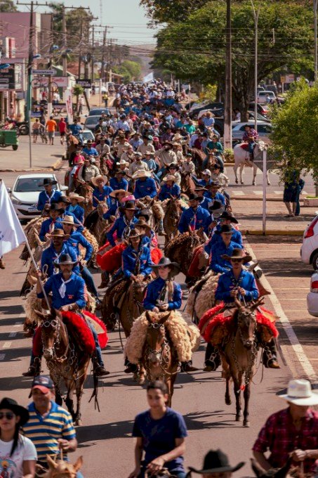 Cavalgada de Lançamento da 31ª Expoac foi um sucesso em Caarapó Cavalgada de Lançamento da 31ª Expoac foi um sucesso em Caarapó