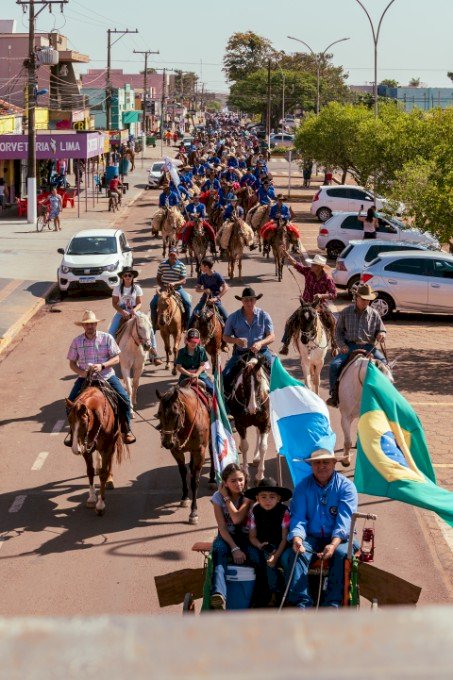 Cavalgada de Lançamento da 31ª Expoac foi um sucesso em Caarapó Cavalgada de Lançamento da 31ª Expoac foi um sucesso em Caarapó