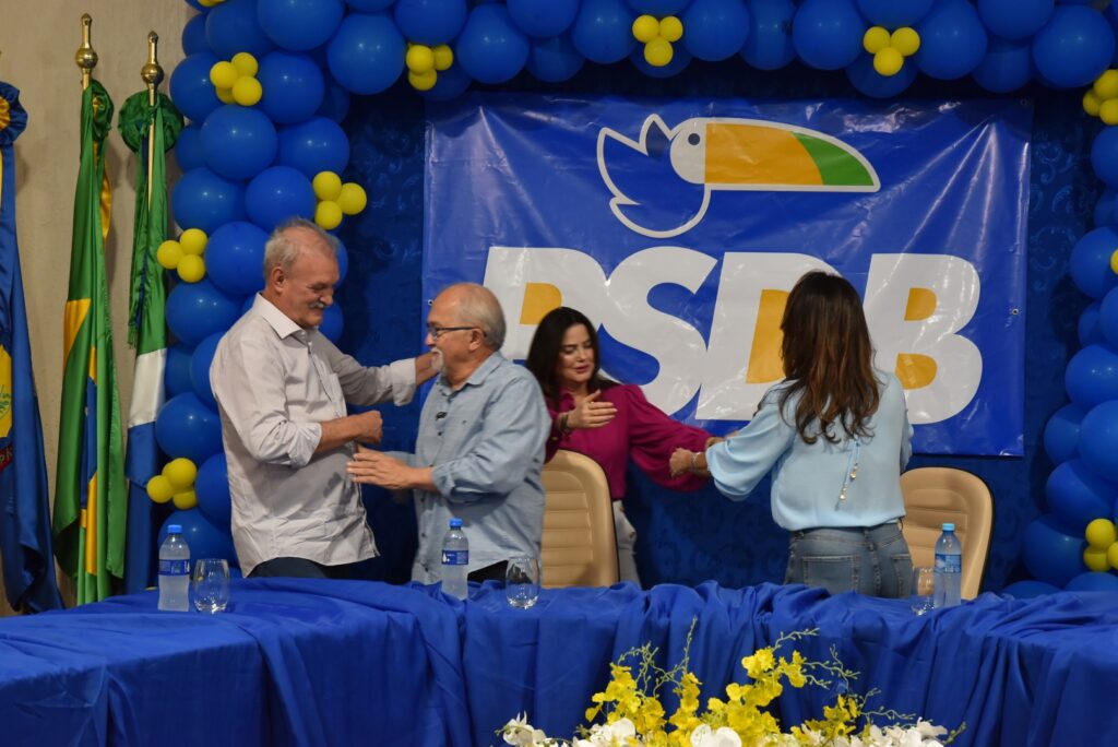Convenção do PSDB em Iguatemi oficializa Dr. Lídio à reeleição, com Dra. Patrícia como vice Convenção do PSDB em Iguatemi oficializa Dr. Lídio à reeleição, com Dra. Patrícia como vice