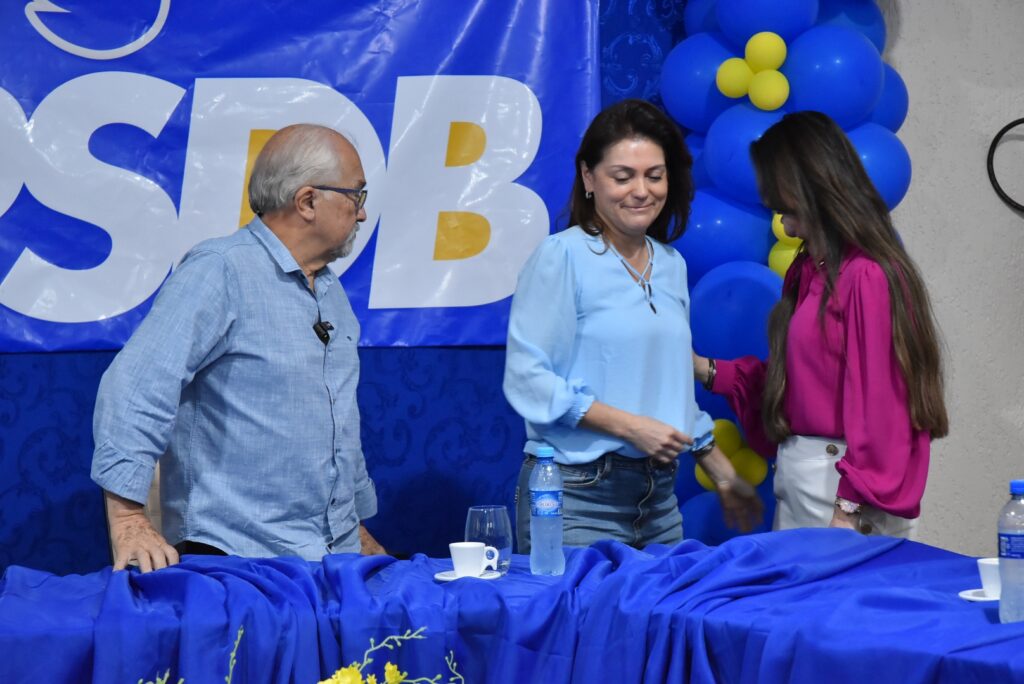 Convenção do PSDB em Iguatemi oficializa Dr. Lídio à reeleição, com Dra. Patrícia como vice Convenção do PSDB em Iguatemi oficializa Dr. Lídio à reeleição, com Dra. Patrícia como vice